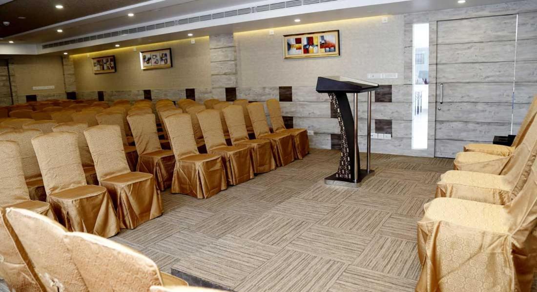 מלון קניאקומרי Nakshatra Palace מראה חיצוני תמונה